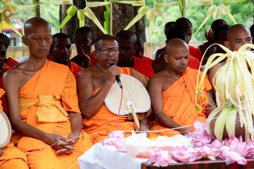 ภาพ No.140154:PhotoStory มหาศรัทธา ธรรมยาตราศรีลังกา EP.3  โครงการสยาม-ลังกา ธรรมยาตรา ฉลองเทศกาลวิสาขบูชาแห่งชาติ ศรีลังกา  บูชาธรรม 80 ปีหลวงพ่อธัมมชโย เส้นทางจาก เมืองดัมบูลลา ไปยัง เมืองมาตะเล  ตั้งแต่วันที่ 17-20 พฤษภาคม พ.ศ. 2567