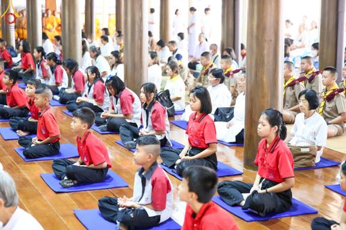 ภาพ No.191980:พิธีทอดผ้าป่าทำนุบำรุงศาสนสถาน ณ วัดสรรเพชญ ต.ยายชา อ.สามพราน จ.นครปฐม ในโครงการธรรมยาตรา กตัญญูบูชา มหาปูชนียาจารย์ พระมงคลเทพมุนี(สด จนฺทสโร) พระผู้ปราบมาร อนุสรณ์สถาน 7 แห่ง ปีที่ 13 วันที่ 9 มกราคม พ.ศ. 2568