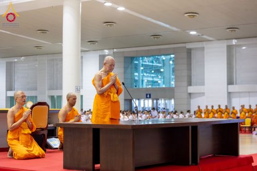 ภาพ No.209655:วันอาทิตย์ที่ 2 มีนาคม พ.ศ. 2568 พิธีภาคบ่าย สัมมนาพิเศษ, ปฏิบัติธรรม พิธีรับมอบพระบรมสารีริกธาตุ ณ สภาธรรมกายสากล วัดพระธรรมกาย