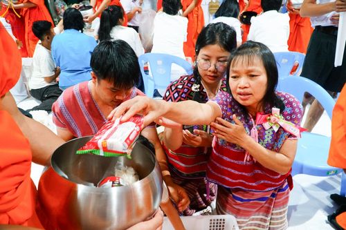 ภาพ No.140859:พิธีตักบาตรพระ 500 รูป ปีที่ 9 ณ ธุดงคสถานล้านนา อำเภอสันทราย จังหวัดเชียงใหม่ วันอาทิตย์ที่ 9 มิถุนายน พ.ศ. 2567