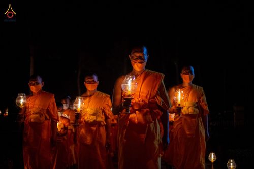 ภาพ No.76571:คณะสงฆ์และสามเณรบังกลาเทศ ปฎิบัติธรรมและจุดโคมประทีปถวายเป็นพุทธบูชา วันที่ 17 กุมภาพันธ์ พ.ศ. 2566