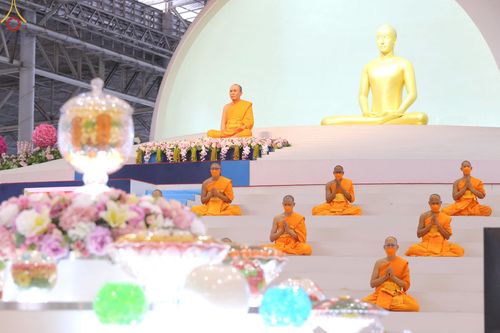 ภาพ No.75571:วัดพระธรรมกายจัด งานบุญวันอาทิตย์ต้นเดือน  มีกิจกรรมดังนี้ พิธีตักบาตร, พิธีบูชาข้าวพระ พระธรรมยาตรารับประกาศนียบัตร โครงการธรรมยาตราฯ ปีที่ 11 ในวันที่ 5 กุมภาพันธ์ พ.ศ. 2566 ณ วัดพระธรรมกาย อ.คลองหลวง จ.ปทุมธานี