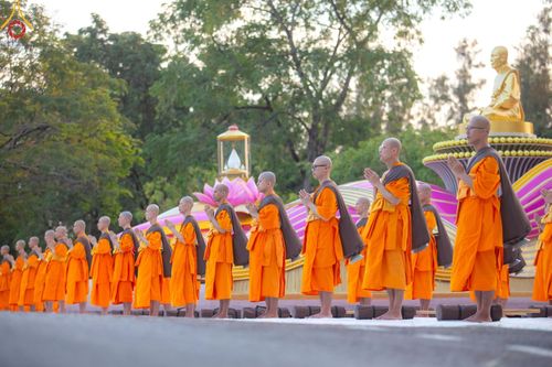 ภาพ No.186940:พระธรรมยาตราปฏิบัติธรรม และถ่ายภาพหมู่ประวัติศาสตร์ ปีที่ 13 ณ ลานทิศตะวันออก มหาวิหารพระมงคลเทพมุนี วัดพระธรรมกาย จ.ปทุมธานี วันเสาร์ที่ 28 ธันวาคม พ.ศ. 2567