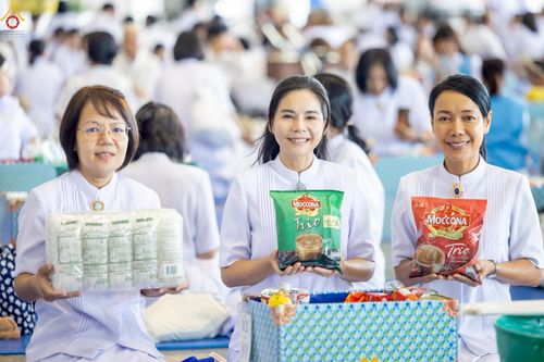 ภาพ No.240413:วันพุธที่ 27 สิงหาคม พ.ศ. 2568 พิธีตักบาตร ในวันธรรมชัย ณ วัดพระธรรมกาย จ.ปทุมธานี