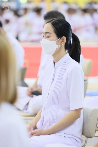 ภาพ No.80841:พิธีตักบาตร , พิธีบูชาข้าวพระในวันอาทิตย์ต้นเดือน วันที่ 7 พฤษภาคม พ.ศ. 2566 ณ วัดพระธรรมกาย