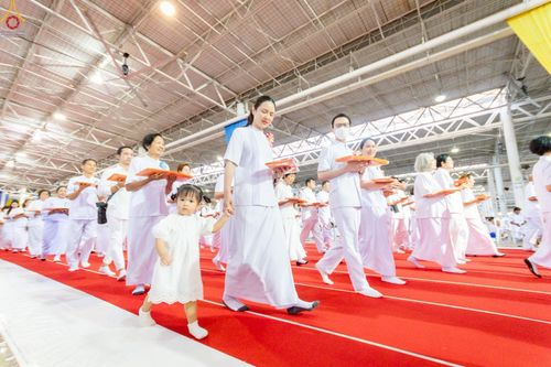 ภาพ No.277497:วันอาทิตย์ต้นเดือนที่ 7 ธันวาคม พ.ศ.2568 พิธีทอดผ้าป่าต้นสมบัติจักรพรรดิ ณ สภาธรรมกายสากล วัดพระธรรมกาย