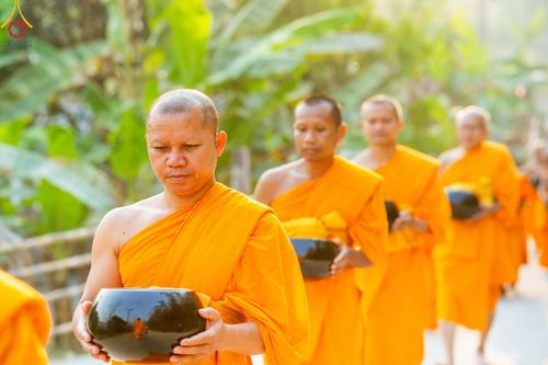 ภาพ No.62266:Photo Story  มหัศจรรย์วัดดงดินแดง Episode 4 กิจกรรมตักบาตรฉลองพระ-เณรกว่า 500 รูป