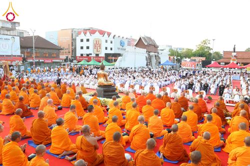 ภาพ No.312569:วันอาทิตย์ที่ 8 มีนาคม พ.ศ.2569 ทำบุญเมืองนครราชสีมา 558 ปี ตักบาตรพระ 10,000 รูป