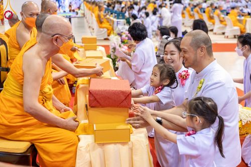 ภาพ No.95290:พิธีมุทิตาพระมหาเถระและพระเถระ ครั้งที่ 29 วันอาทิตย์ที่ 19 พฤศจิกายน พ.ศ. 2566 ณ ห้องแก้วสารพัดนึก สภาธรรมกายสากล วัดพระธรรมกาย