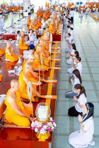 ภาพ No.234856:วันศุกร์ที่ 25 กรกฎาคม พ.ศ. 2568 (วันพระ แรม 15 ค่ำ เดือน 8) พิธีบุพเปตพลี ครั้งที่ 167 ร่วมอุทิศบุญแด่หมู่ญาติที่ล่วงลับไปแล้ว และสืบทอดอายุพระพุทธศาสนา ณ หอฉันคุณยายอาจารย์ฯ วัดพระธรรมกาย