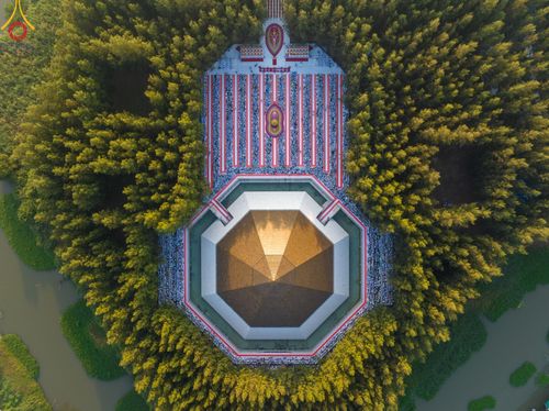 ภาพ No.107391:พิธีตักบาตรพระธรรมยาตราฯ ในโครงการธรรมยาตรากตัญญูบูชา มหาปูชนียาจารย์ พระมงคลเทพมุนี(สด จนฺทสโร) พระผู้ปราบมาร ปีที่ 12 ณ อนุสรณ์สถานมหาวิหารพระมงคลเทพมุนี อ.สองพี่น้อง จ.สุพรรณบุรี วันที่ 7 มกราคม พ.ศ. 2567