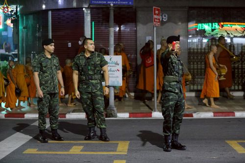 ภาพ No.237354:วันที่ 9-10 สิงหาคม พ.ศ. 2568 การเตรียมงาน เก็บงาน ของเจ้าหน้าที่ทุกสถานะ ในงานมหาสังฆทาน ตักบาตรพระ 10,000 รูป ใจกลางเมืองหาดใหญ่ จ.สงขลา