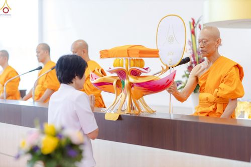 ภาพ No.254273:วันที่ 12 ตุลาคม พ.ศ. 2568 พิธีทอดกฐินสามัคคีวัดพระธรรมกายสิงคโปร์  新加坡法身寺功德衣法会 Dhammakaya Centre Singapore Kathina Ceremony  