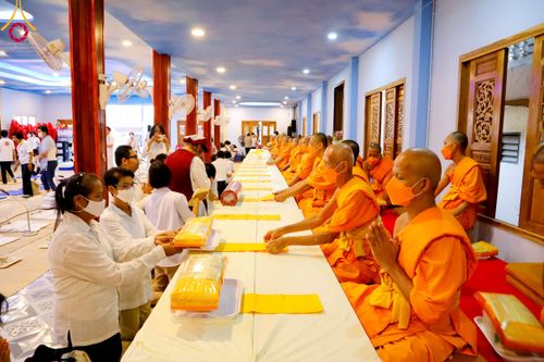 ภาพ No.112992:พิธีถวายภัตตาหารเป็นสังฆทาน แด่คณะพระธรรมยาตรา ปีที่ 12 วันที่ 16 มกราคม พ.ศ. 2567 ณ วัดโบสถ์(บน) บางคูเวียง จ.นนทบุรี