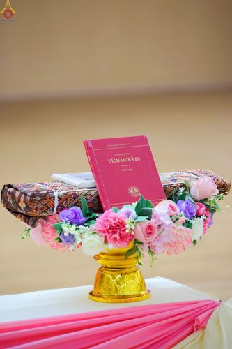 ภาพ No.228335:วันอาทิตย์ที่ 8 มิถุนายน พ.ศ. 2568 พิธีถวายทุนสนับสนุนพระไตรปิฎกฉบับธรรมชัย และอนุรักษ์คัมภีร์โบราณ ณ ห้องแก้วสารพัดนึก 2 วัดพระธรรมกาย