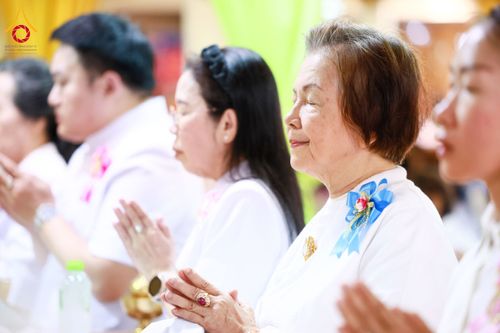 ภาพ No.196599:พิธีทอดผ้าป่าทำนุบำรุงศาสนสถาน ณ วัดไทยเจริญ ตำบลบางขุนกอง อำเภอบางกรวย จังหวัดนนทบุรี  ในโครงการธรรมยาตรา กตัญญูบูชา มหาปูชนียาจารย์ พระมงคลเทพมุนี(สด จนฺทสโร) พระผู้ปราบมาร อนุสรณ์สถาน 7 แห่ง ปีที่ 13 วันที่ 17 มกราคม พ.ศ. 2568