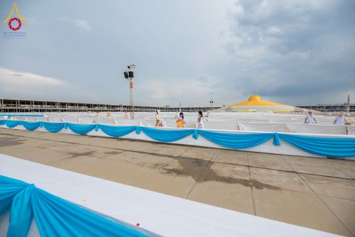 ภาพ No.217752:วันที่ 10-14 เมษายน พ.ศ. 2568 เจ้าหน้าที่อาสาสมัคร เตรียมงานวันคุ้มครองโลก ชุดที่ 2 วัดพระธรรมกาย จ.ปทุมธานี