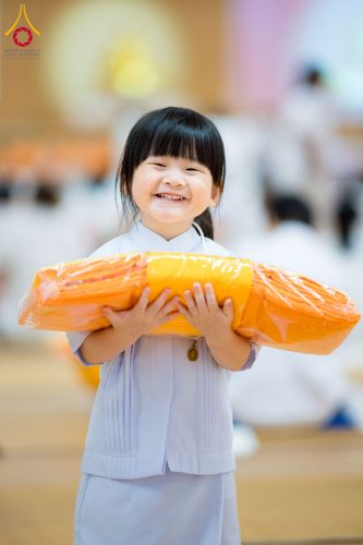 ภาพ No.270618:วันอาทิตย์ที่ 16 พฤศจิกายน พ.ศ. 2568 ถวายกองทุนโครงการอุปสมบทหมู่ 3,000 รูปทั่วไทย  รุ่นบูชาธรรมมหาปูชนียาจารย์ ณ ห้องแก้วสารพัดนึก 2 สภาธรรมกายสากล วัดพระธรรมกาย