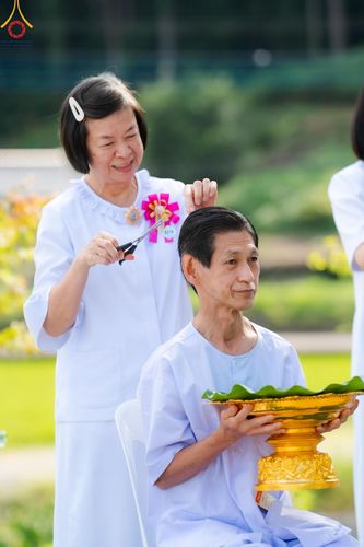 ภาพ No.147442:พิธีตัดปอยผม ขอขมา มอบบาตร ผ้าไตร โครงการปฐมอุปสมบท สมโภชอุโบสถ บูชาธรรม 80 ปี หลวงพ่อธัมมชโย ณ วัดพระธรรมกายโทชิหงิ ประเทศญี่ปุ่น วันพฤหัสบดีที่ 8 สิงหาคม พ.ศ. 2567