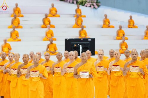 ภาพ No.182784:พิธีปฎิบัติธรรมและพิธีรับมอบต้นสมบัติจักรพรรดิ วันอาทิตย์ที่ 15 ธันวาคม พ.ศ. 2567 ณ สภาธรรมกายสากล วัดพระธรรมกาย