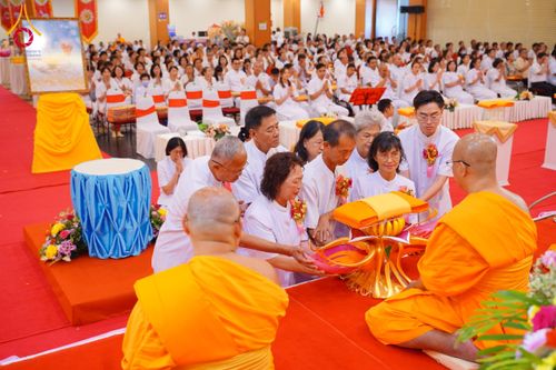 ภาพ No.173875:พิธีทอดกฐิน วัดภาวนาปีนัง ประเทศมาเลเซีย วันที่ 31 ตุลาคม พ.ศ. 2567