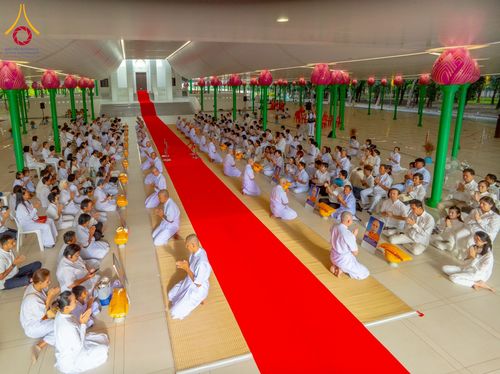 ภาพ No.244702:วันเสาร์ที่ 6 กันยายน พ.ศ. 2568 พิธีขอขมา-รับผ้าไตรของนาคธรรมทายาท โครงการอุปสมบทหมู่บูชาธรรมครบรอบ 108 ปี  วันครูผู้ค้นพบวิชชาธรรมกาย ณ โบสถ์พระไตรปิฎก วัดพระธรรมกาย