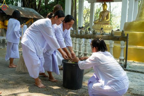 ภาพ No.140349:Photo Story มหัศจรรย์วัดดงดินแดง  EP.8  ภาพการเตรียมงาน การปฎิบัติงาน ของเหล่าผู้ทุ่มเทและเสียสละ เพื่อความสำเร็จของความมหัศจรรย์ ณ วัดดงดินแดง ต.ม่อนจอง อ.อมก๋อย จ.เชียงใหม่ วันที่ 1-7 เมษายน พ.ศ. 2567