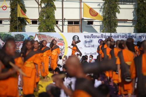 ภาพ No.195485:พิธีต้อนรับพระธรรมยาตรา ณ อนุสรณ์สถานลำดับที่ 4 สถานที่เกิดด้วยกายธรรม วัดโบสถ์(บน) ต.บางคูเวียง จ.นนทบุรี ในโครงการธรรมยาตรา กตัญญูบูชา มหาปูชนียาจารย์ พระมงคลเทพมุนี(สด จนฺทสโร) พระผู้ปราบมาร อนุสรณ์สถาน 7 แห่ง ปีที่ 13 วันที่ 15 มกราคม พ.ศ. 2568