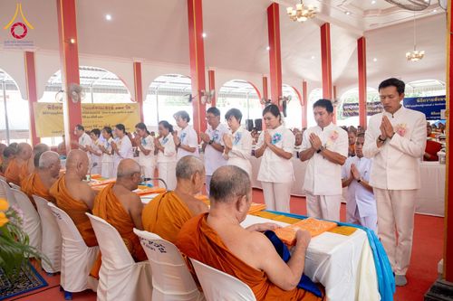 ภาพ No.144025:พิธีถวายสังฆทานแด่คณะสงฆ์ 323 วัด  ปีที่ 20 ครั้งที่  171 พิธีมอบกองทุนหนุนแรงใจช่วยครูใต้  ปีที่ 17 ครั้งที่ 136  และพิธีทำบุญอุทิศส่วนกุศลให้ผู้วายชนม์ในเหตุการณ์ไม่สงบ 4 จังหวัดชายแดนภาคใต้(ปัตตานี ยะลา นราธิวาส สงขลา) วันเสาร์ที่ 13 กรกฎาคม พ.ศ. 2567