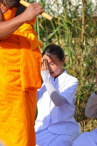 ภาพ No.193273:พิธีต้อนรับพระธรรมยาตรา ณ อนุสรณ์สถาน สถานที่เกิดในเพศสมณะ วัดสองพี่น้อง อำเภอสองพี่น้อง จังหวัดสุพรรณบุรี ในโครงการธรรมยาตรา กตัญญูบูชา มหาปูชนียาจารย์ พระมงคลเทพมุนี(สด จนฺทสโร) พระผู้ปราบมาร อนุสรณ์สถาน 7 แห่ง ปีที่ 13 วันที่ 11 มกราคม พ.ศ. 2568