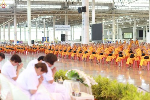 ภาพ No.263902:วันอาทิตย์ที่ 2 พฤศจิกายน พ.ศ. 2568 พิธีตักบาตรอาทิตย์ต้นเดือน ณ บ้านแก้วเรือนทองคุณยายฯ วัดพระธรรมกาย