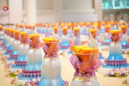 ภาพ No.134059:พิธีบูชาข้าวพระ  ในวันอาทิตย์ต้นเดือนที่ 7 เมษายน พ.ศ. 2567 ณ วัดพระธรรมกาย จ.ปทุมธานี