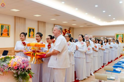 ภาพ No.254108:วันที่ 12 ตุลาคม พ.ศ. 2568 พิธีทอดกฐินวัดพระธรรมกายบูโรส ประเทศสวีเดน