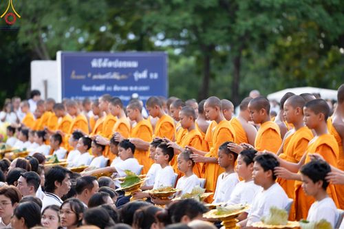 ภาพ No.132915:พิธีตัดปอยผม โครงการหน่อแก้วเปรียญธรรม รุ่นที่ 12 ณ ค่ายจองแชมป์ หมู่กฏิสามเณรเปรียญธรรม วัดพระธรรมกาย วันอาทิตย์ที่ 31 มีนาคม พ.ศ. 2567