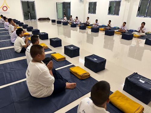 ภาพ No.133270:กิจวัตรกิจกรรมการฝึกตัวก่อนบวช และพิธีตัดปอยผมธรรมทายาท ณ ศูนย์ปฏิบัติธรรมและอบรมเยาวชนเมืองยะลา วันที่ 1-2 เมษายน พ.ศ. 2567