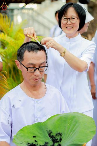 ภาพ No.216703:วันอาทิตย์ที่ 6 เมษายน พ.ศ. 2568 พิธีตัดปอยผม และปลงผมนาคธรรมทายาท โครงการบวชบูชาธรรม81ปี หลวงพ่อธัมมชโย โครงการ 1 และ 2 โครงการนานาชาติ AEC&WAB รุ่น CEO (ผู้บริหาร) รุ่นที่4 ณ หมู่บ้านบรรลุธรรม วัดพระธรรมกาย