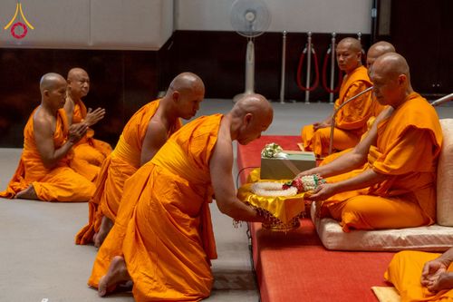 ภาพ No.244800:วันเสาร์ที่ 6 กันยายน พ.ศ. 2568 พิธีถวายบาตร บรรพชา อุปสมบทของนาคธรรมทายาท โครงการอุปสมบทหมู่บูชาธรรมครบรอบ 108 ปี  วันครูผู้ค้นพบวิชชาธรรมกาย ณ โบสถ์พระไตรปิฎก วัดพระธรรมกาย
