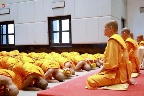 ภาพ No.229165:วันเสาร์ที่ 14 มิถุนายน พ.ศ. 2568 พิธีบรรพชา , พิธีถวายบาตร , พิธีอุปสมบท ในโครงการบรรพชาอุปสมบทหมู่ ผู้บริหารรุ่นที่ 15 และ อุดมศึกษา รุ่นที่ 52 ณ โบสถ์พระไตรปิฎก วัดพระธรรมกาย