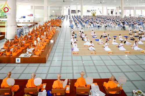 ภาพ No.226543:วันที่ 26 พฤษภาคม พ.ศ. 2568 พิธีบุพเปตพลี ครั้งที่ 164 ร่วมอุทิศบุญแด่หมู่ญาติที่ล่วงลับไปแล้ว และสืบทอดอายุพระพุทธศาสนา ณ หอฉันคุณยายอาจารย์ฯ วัดพระธรรมกาย