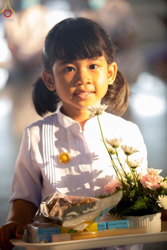 ภาพ No.123034:พิธีตักบาตร และพิธีบูชาข้าวพระ ในวันอาทิตย์ต้นเดือนที่ 4 กุมภาพันธ์ พ.ศ. 2567 ณ วัดพระธรรมกาย จ.ปทุมธานี