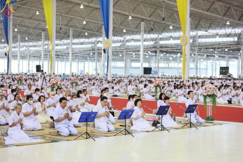 ภาพ No.124575:พิธีถวายรางวัล Guinness World Records "สถิตินั่งสมาธิและร่วมลงชื่อเพื่อสร้างสันติภาพโลก ด้วยจำนวนคนที่มากที่สุดในโลก" ณ สภาธรรมกายสากล วัดพระธรรมกาย วันมาฆบูชา เสาร์ที่ 24 กุมภาพันธ์ พ.ศ. 2567