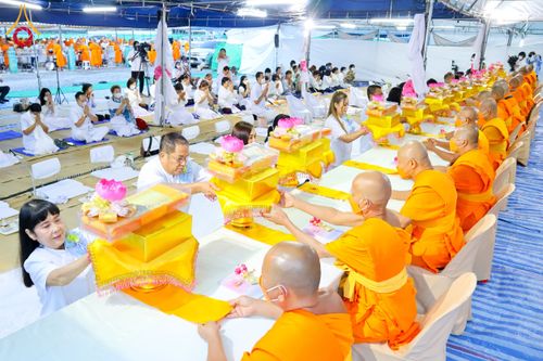 ภาพ No.118883:พิธีถวายภัตตาหารเป็นสังฆทาน แด่คณะพระธรรมยาตรา ปีที่ 12 วันที่ 26 มกราคม พ.ศ. 2567 ณ อนุสรณ์สถานบางปลา จ.นครปฐม