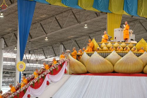 ภาพ No.77024:พิธีหล่อพระบรมพุทธเจ้า ในวันมาฆบูชา อาทิตย์ต้นเดือนที่ 6 มีนาคม พ.ศ. 2566 ณ วัดพระธรรมกาย จ.ปทุมธานี