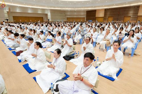 ภาพ No.242255:วันที่ ๒๙ - ๓๑ สิงหาคม พ.ศ. ๒๕๖๘ สัมมนารวมใจผู้นำบุญ บูชาธรรม ๘๑ ปี  หลวงพ่อธัมมชโย รุ่นที่ ๒ กฐินสามัคคีทั่วไทย ๓๐,๐๐๐ วัด โครงการอุปสมบทบูชาธรรมมหาปูชนียาจารย์  ๓,๐๐๐ รูป