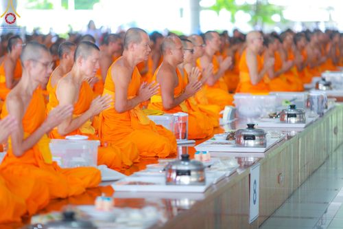 ภาพ No.157685:พิธีถวายภัตตาหารเมนูสวรรค์ ในพรรษาแห่งการเข้าถึงธรรม วันเสาร์ที่ 28 กันยายน พ.ศ. 2567 ณ หอฉันคุณยายอาจารย์ฯ วัดพระธรรมกาย