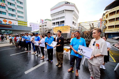 ภาพ No.238184:วันเสาร์ที่ 9 สิงหาคม พ.ศ. 2568 พิธีไถ่ชีวิตโค-โคท้อง 162 ตัว ณ ใจกลางนครหาดใหญ่ จ.สงขลา