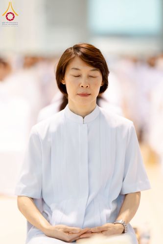 ภาพ No.215316:วันอาทิตย์ต้นเดือนที่ 6 เมษายน พ.ศ. 2568 พิธีบูชาข้าวพระ สภาธรรมกายสากล วัดพระธรรมกาย