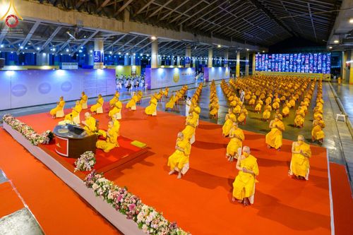 ภาพ No.67901:พิธีเจริญพระพุทธมนต์ จุดประทีปถวายเป็นพุทธบูชา และพิธีฉลองชัยสวดมนต์บทธรรมจักร 4,990,000,082 จบ เนื่องในวาระอายุวัฒนมงคลครบ 82 ปี หลวงพ่อทัตตชีโว ณ พระมหาธรรมกายเจดีย์ วัดพระธรรมกาย จ.ปทุมธานี วันพุธที่ 21 ธันวาคม พ.ศ. 2565