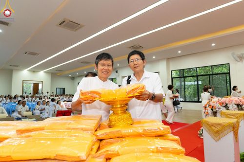 ภาพ No.162923:โครงการกฐินสามัคคีทั่วไทย 30,000 วัด บูชาธรรม 80 ปี หลวงพ่อธัมมชโย โดย คณะศิษยานุศิษย์วัดพระธรรมกาย ณ ศูนย์ปฎิบัติธรรมจันทบุรี วันที่ 18 ตุลาคม พ.ศ. 2567