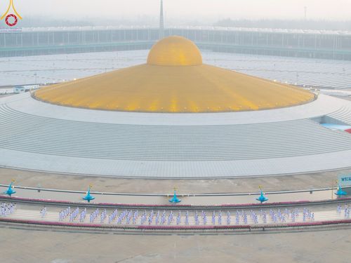 ภาพ No.216966:วันเสาร์ที่ 12 เมษายน พ.ศ. 2568 พิธีเวียนประทักษิณรอบพระมหาธรรมกายเจดีย์  พิธีวันทาเจดีย์ พิธีขอขมาและมอบผ้าไตร ในโครงการอุปสมบทหมู่ บูชาธรรมหลวงพ่อธัมมชโย, โครงการธรรมทายาท ระดับอุดมศึกษา รุ่นที่ 52 ,  โครงการบวชพระนานาชาติ AEC & WAB CEO รุ่นที่ 4 , ณ ว